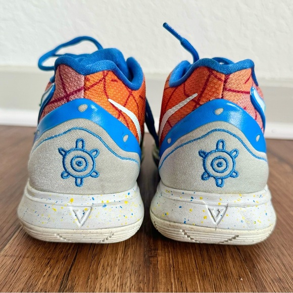 RARE Nike SpongeBob SquarePants Pineapple House Kyrie 5 Size 4.5 Y - Picture 6 of 11